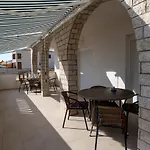 Mensura Apartman Pag Town