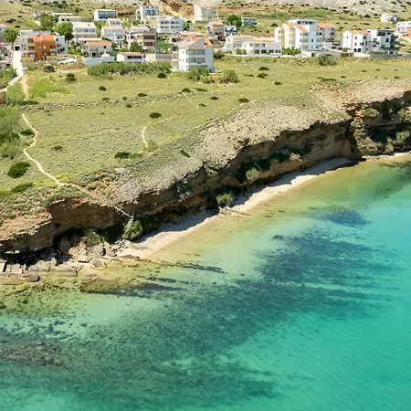 Mensura Close To Quiet Beaches